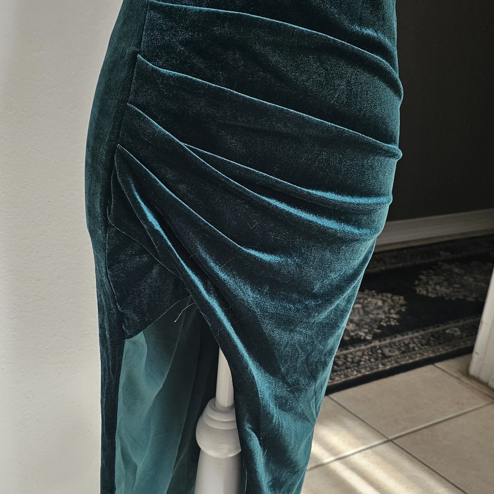 Fashion Nova Emerald Green Velvet Dress - Picture 9 of 16